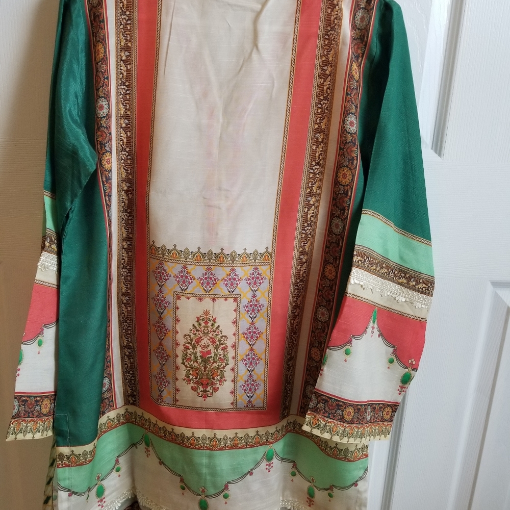 Tunic - Picture 4 of 8